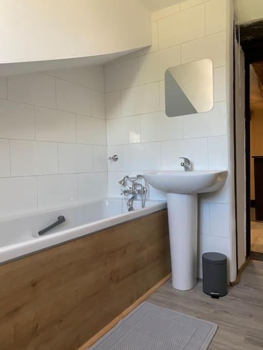 Spacious 1 Bed Home With Shared Pool Champagnac-la-Riviere Exterior photo