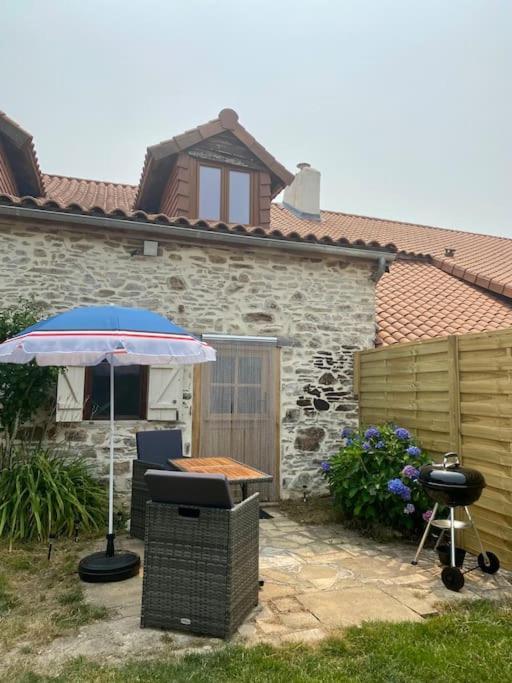 Spacious 1 Bed Home With Shared Pool Champagnac-la-Riviere Exterior photo