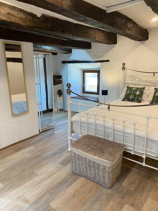Spacious 1 Bed Home With Shared Pool Champagnac-la-Riviere Exterior photo